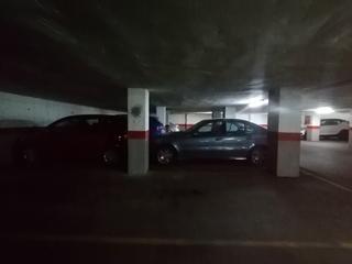 Miete Autoparkplatz in Carrer pintor lorenzo casanova 19. Plaza de garaje doble