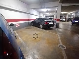 Miete Autoparkplatz in Calle churruca 23. Coche mediano