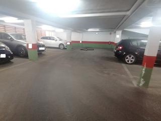 Autoparkplatz in Carrer del cid 10. Plaza de garaje para coche grande/largo y moto