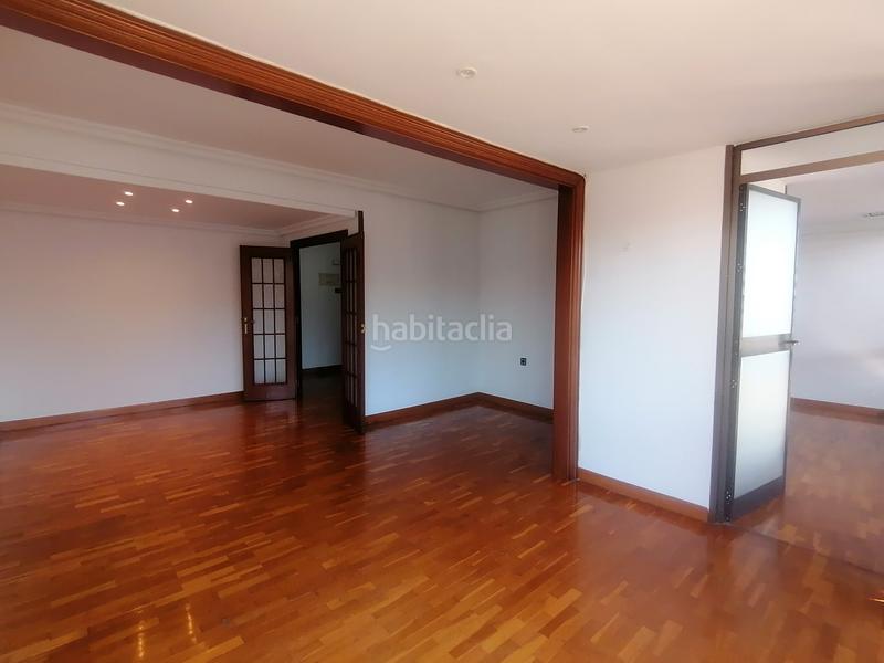 Foto c70074fc-e726-47b1-8ee7-f7e57a199132. Piso vistas despejadas mar y avenida en Ensanche-Diputación Alicante