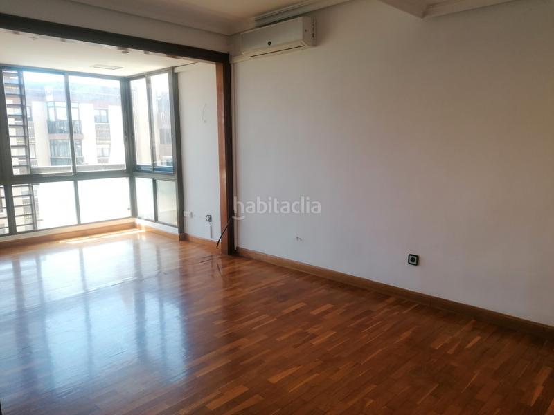Foto ecb626a2-cbcc-44eb-929e-71c92702321e. Piso vistas despejadas mar y avenida en Ensanche-Diputación Alicante