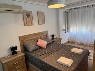 Location Appartement  Calle huesca. Vivienda exterior-esquina