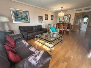 Location Appartement  Carrer nadadora carmen soto. Gran terraza y vistas despejadas-mar