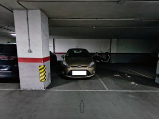 Miete Autoparkplatz in Carrer arquitecto morell 9. Plaza cómoda