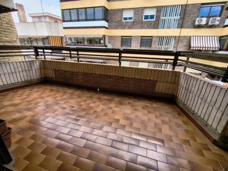 Flat in Carrer italia 30. Vivienda grandes dimensiones con garaje y trastero