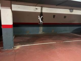 Parking coche en General Prim