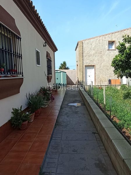 Foto f7b55a73-2ee4-46cc-9b5c-80659c23799c. Xalet amb aparcament piscina a Las Lagunas - Campano Chiclana de la Frontera