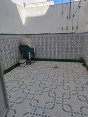 Casa a Centro. Vivienda en venta con local comercial incluido