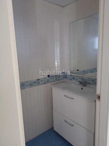 Foto 1e3b5a6a-95cb-4088-8aed-f55f0a0163fb. Casa adossada amb aparcament a Casines Puerto Real