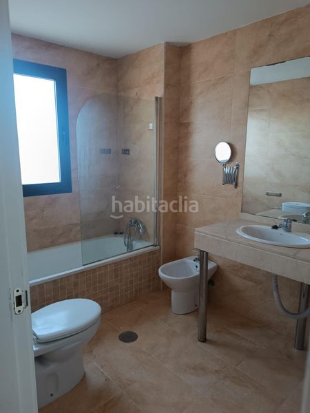 Foto c78001bf-7543-4e29-821e-4eec6b757089. Casa adossada amb aparcament a Casines Puerto Real