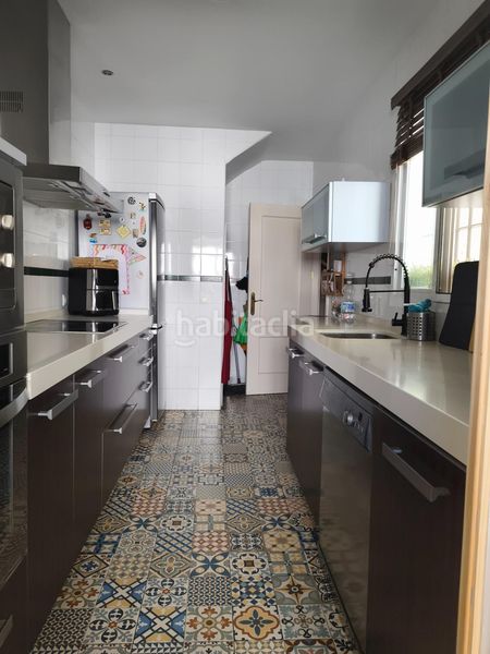 Foto 2d15229b-5dd7-4632-bd00-49994262d6d9. Casa adossada amb aparcament a Las Canteras Puerto Real