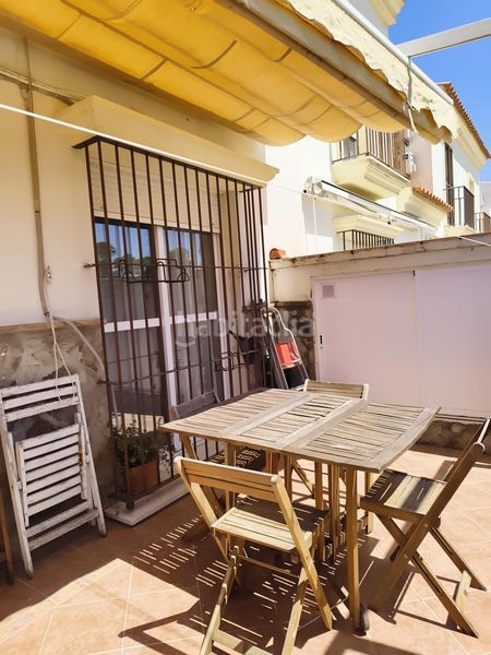 Foto f1408e81-46cb-48c3-9c91-1291c1b55b30. Casa adossada amb aparcament a Las Canteras Puerto Real