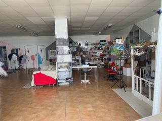 Business premise in Barriada Río San Pedro. Local comercial en venta