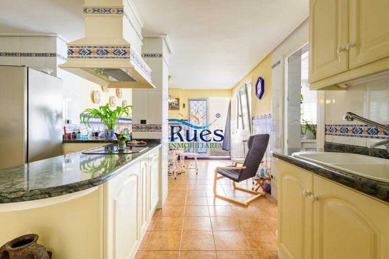 Foto 10fd98ca-cbd5-4da5-9041-fc81f6027bea. Casa amb aparcament a Playa Burriana