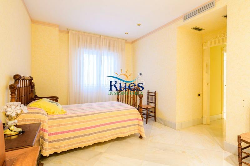 Foto 890dcfe1-0f7b-4060-bfb1-1cab95f09d2a. Casa amb aparcament a Playa Burriana