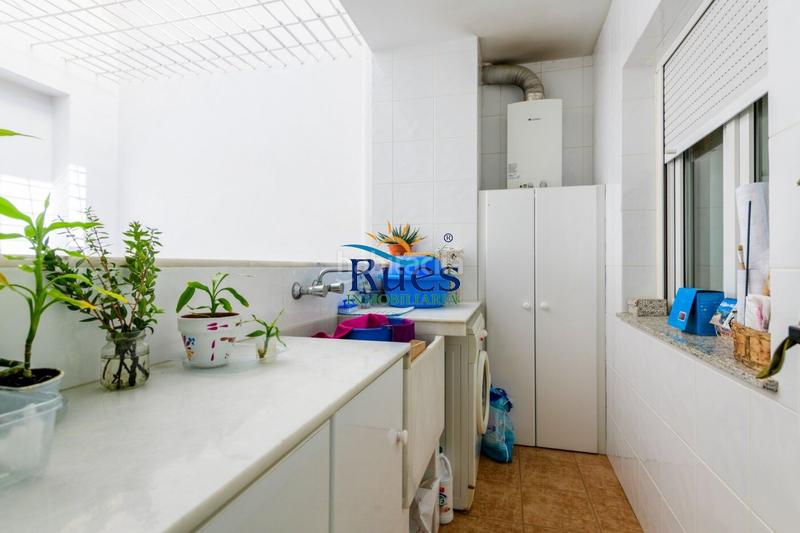 Foto c7b76be0-461a-4ec1-b32a-f538065abf3b. Casa amb aparcament a Playa Burriana