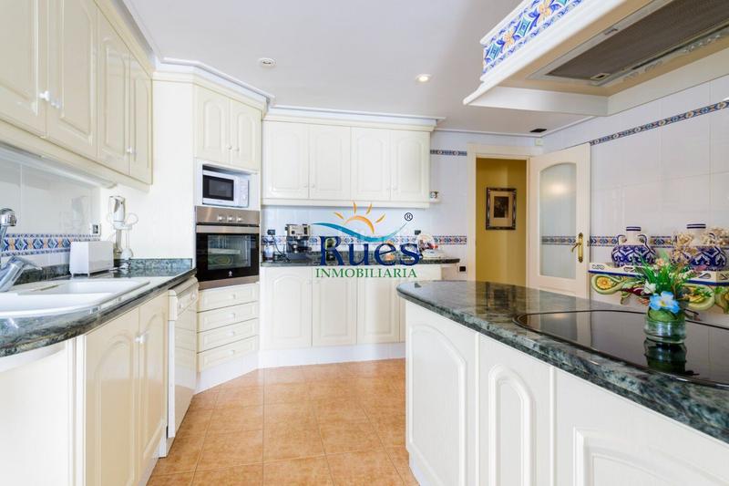 Foto fe9b44dc-4b26-4578-b4cb-8360cfb4c396. Casa amb aparcament a Playa Burriana