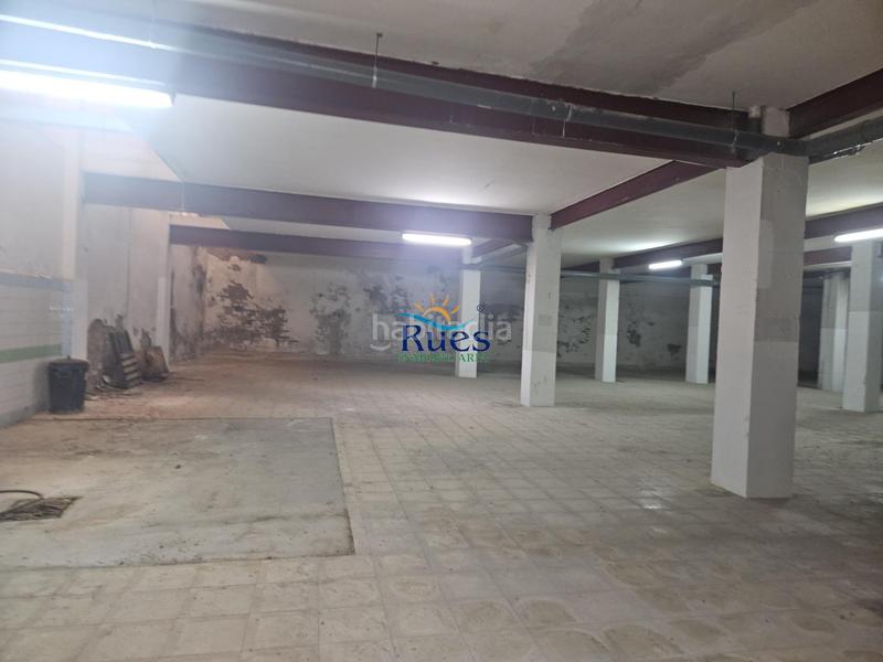 Foto 3f3080ff-4f52-47e9-a0eb-e478b97e0b2b. Autoparkplatz in Plaza Illes Columbretes Castellón de la Plana