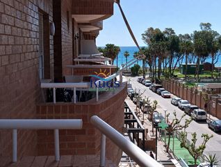 Apartament  Calle amplaries. Piso a pie de playa con impresionantes vistas al mar