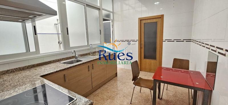 Foto ea0d3054-1922-46cf-8356-e3342a54fc95. House with heating parking in Centro Almazora / Almassora