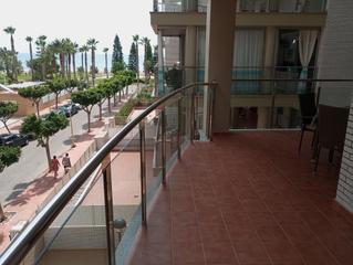 Pis  Calle rafael alberti. Piso en primera linea del mar