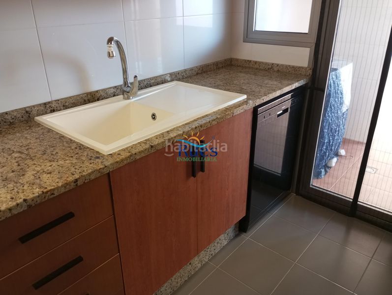 Foto acd0b806-b3ec-4bec-8ead-0c3ddd95497b. Planta baixa amb calefacció aparcament piscina a Oropesa del Mar