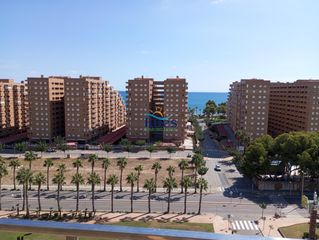 Pis  Avenida central. Piso en magic world con impresionante vista al mar
