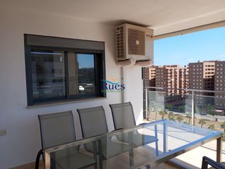 Pis  Avenida central. Piso en magic world con impresionante vista al mar