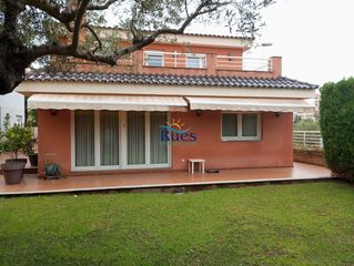 Chalet  Calle racholar. Chalet cerca de la playa en oropesa del mar