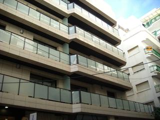 Appartement à Calle alfonso xi 8. Apartamento en residencial alarde