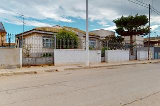Chalet in Calle dos de mayo 49. Oportunidad en la palma, cartagena vivienda en planta baja
