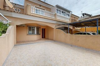 Casa en Calle de la luz 66. Tu refugio bajo el sol en los alc�zares! d�plex luminoso de 4 do