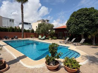 Chalet  Avenida playa honda. Espectacular chalet independiente con grandes exteriores, piscin
