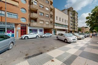 Etagenwohnung in Calle de alfonso x 'el sabio' 9. Oportunidad en zona alameda de san antón piso súper luminoso, or