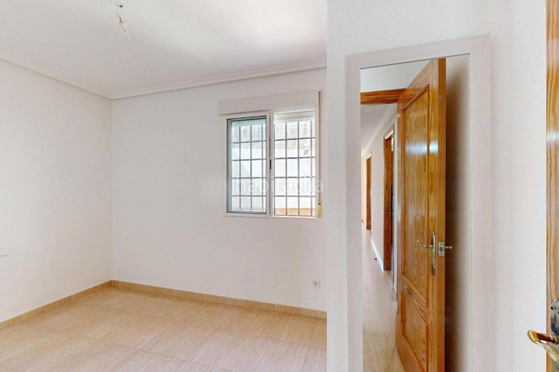 Foto fc74ede6-7cad-4b5a-9f33-a726e9e1538e. Casa amb aparcament a Barrio de la Concepción Cartagena