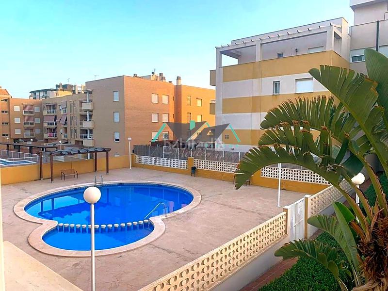 Foto f00b2bf1-35f7-49ce-a33e-017ab991f32e. Miete etagenwohnung mit pool in Las Lomas - Las Yucas Águilas