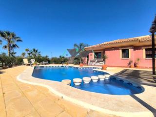 Mas  Del sombrerico. Se vende magnífica parcela con chalet