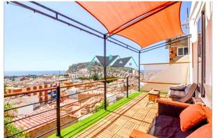Casa  Vista hermosa. Vive el encanto de una auténtica casa de pueblo con vistas al ma
