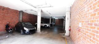 Autoparkplatz in Les Arenes - La Grípia - Can Montllor. Amplio local