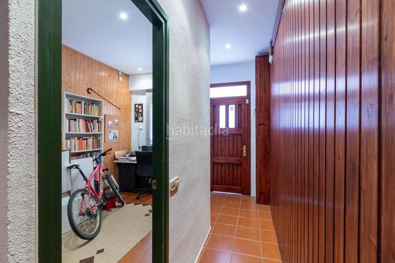 Foto f2c5c2b5-845d-43d2-90bb-7b754a832af7. Casa adosada unifamiliar estilo ingles en Centre Sabadell