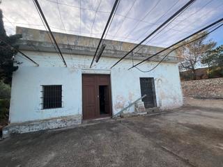 Masia  Plaça numero 60. Casa rustica del 1930 con huerto de naranjos