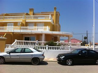 Location Maison jumelée  Entrada dolores 157. Adosado en primera linea de playa.  4 habitaciones, 3 baños, asl