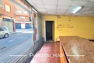 Local Comercial en Calle francisco carratalá cernuda 15
