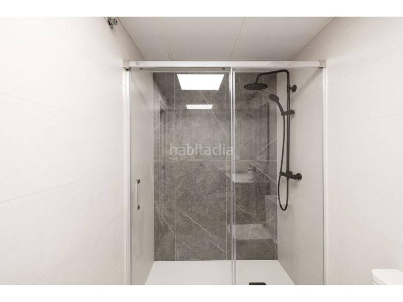 Foto fb369a8c-f3fe-484d-9de4-c56a909ec1c1. Piso en avenida marqués de valle niza 76 piso en venta en almayate29749 en Almayate Bajo