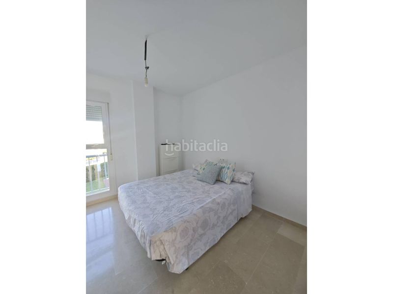 Foto cde32725-fafa-4d04-8bf6-b9774e6f2df6. Pis amb aparcament a Caleta de Velez