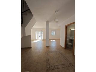 Maison jumelée à Alcaucín. Chalet pareado en el puente de salia alcaucín