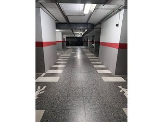 Miete Autoparkplatz  Avenida naciones. Garaje cubierto en vélezmálaga