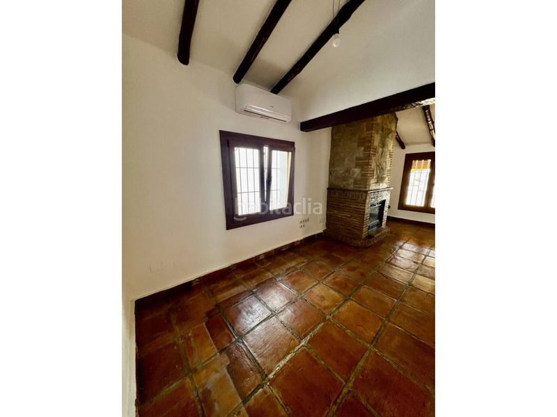 Foto fbf135f8-f372-4ba4-942f-b0cd212a8fff. Casa amb aparcament piscina a Viñuela