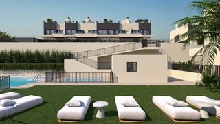 Maison jumelée à Avenida condado de huelva 118. Chalet de lujo en torre del mar