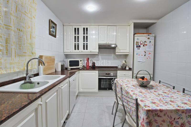 Foto 824509c2-ab2c-4944-9bca-071910bba1d0. Flat with heating parking in La Torrassa Hospitalet de Llobregat (L´)